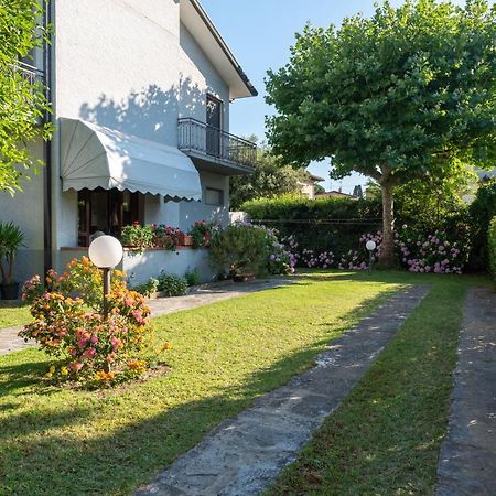 Apartment Holiday Versilia Camaiore Dış mekan fotoğraf