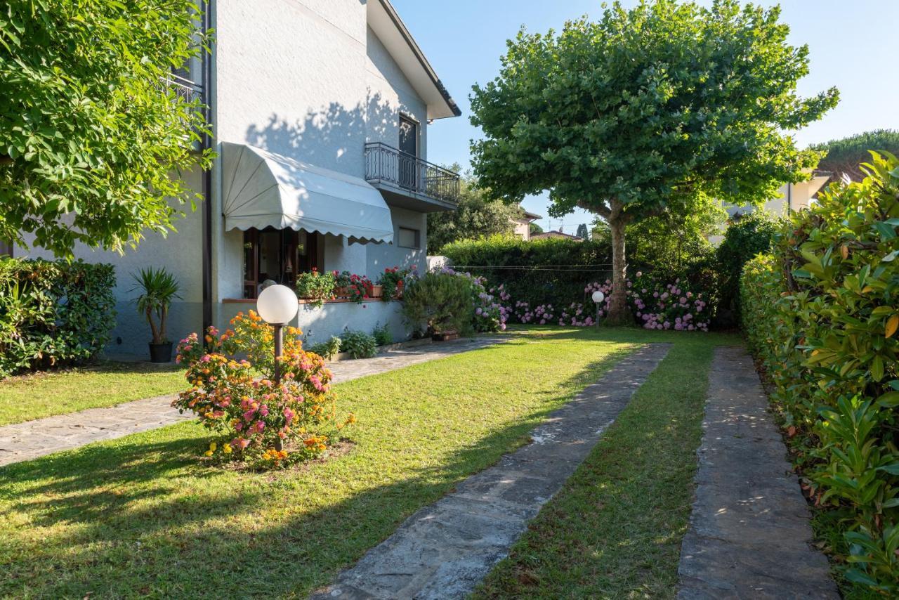 Apartment Holiday Versilia Camaiore Dış mekan fotoğraf