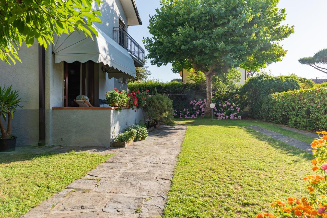 Apartment Holiday Versilia Camaiore Dış mekan fotoğraf